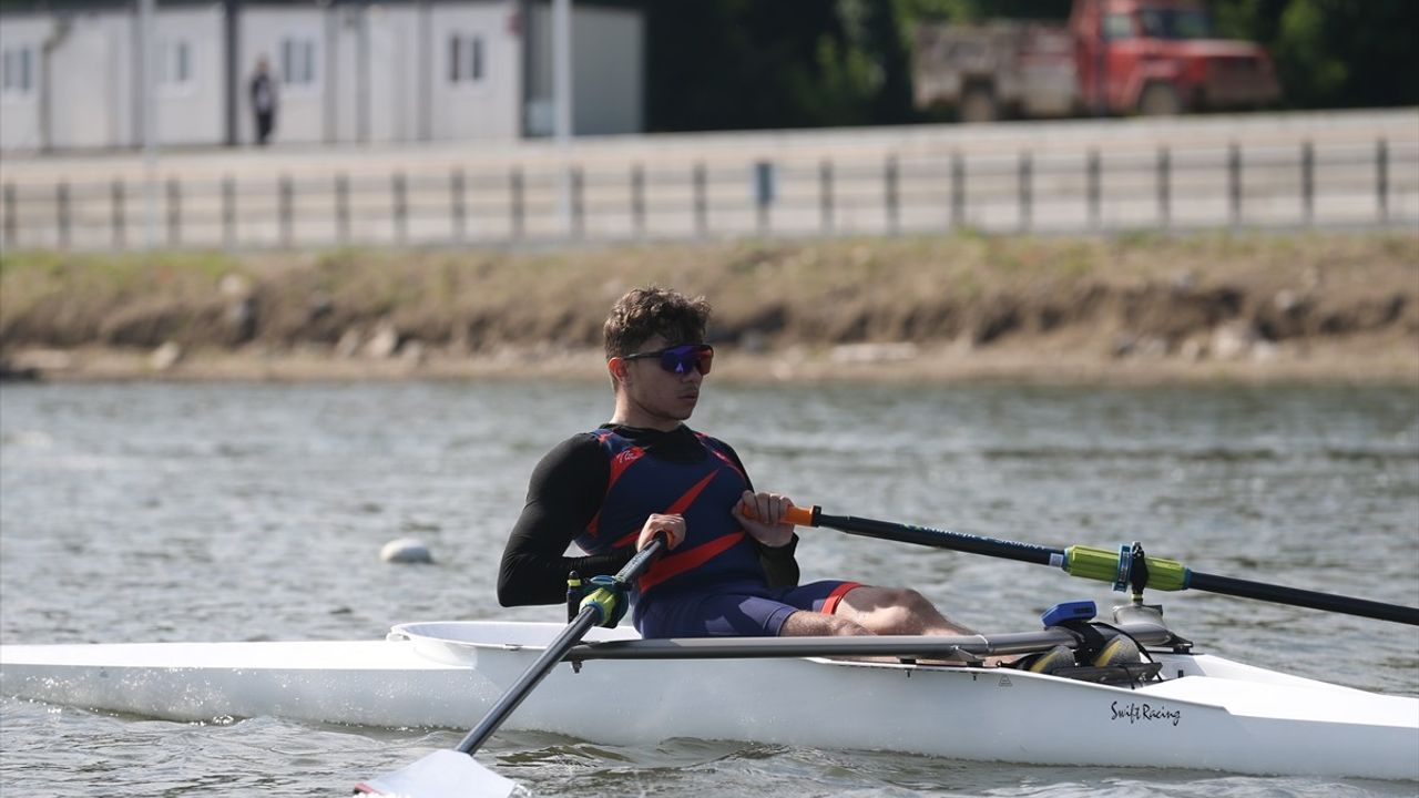 Milli Kürekçi Yiğit Doğukan Bozkurt'un Paris 2024 Hedefi: Altın Madalya