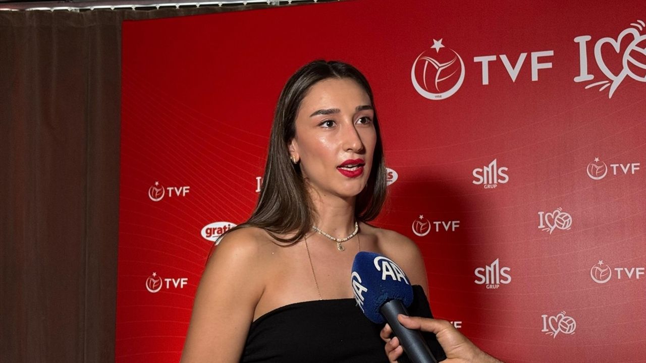 Milli Voleybolcular Hande Baladın ve Sinead Jack-Kısal, Milletler Ligi'nde Başarıya Kenetlendi