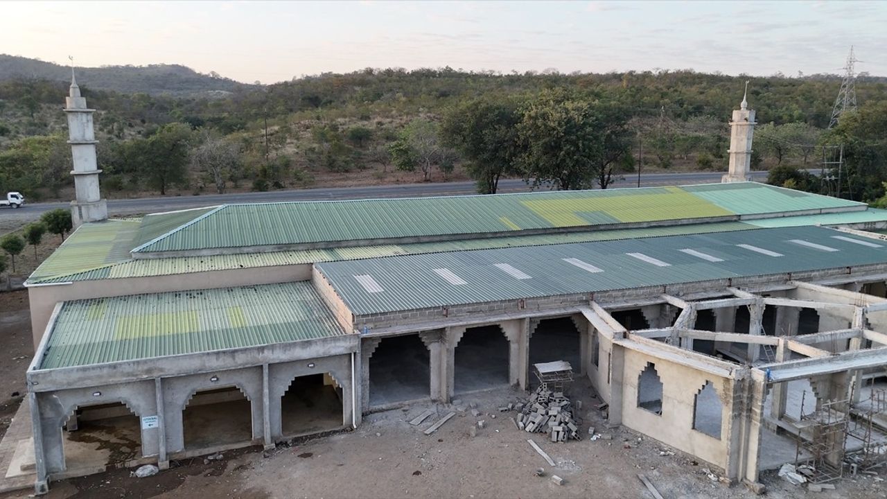 Mozambik'teki Yarım Kalan Cami, Türk İş Adamının Desteğiyle Tamamlanacak
