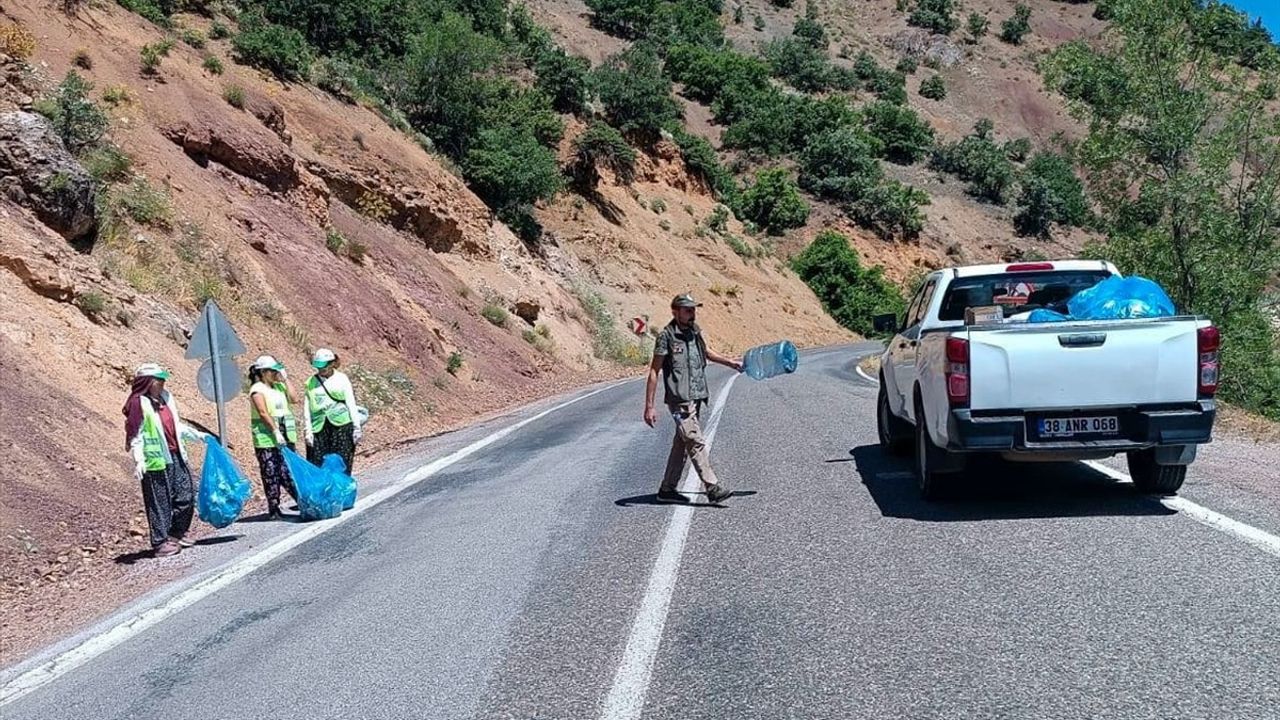 Munzur Vadisi'nde Temizlik Seferberliği: Ziyaretçilerin Atıkları Toplandı