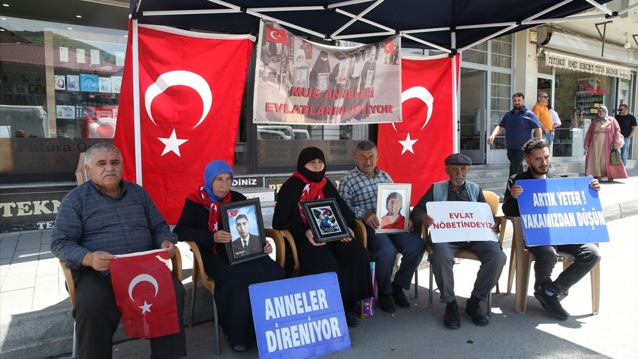 Muş'ta Kaçırılan Çocuklar İçin Ailelerin Eylemi Devam Ediyor