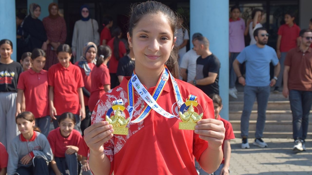 Nehir Özcan'dan Avrupa Şampiyonası'nda Çifte Altın Madalya