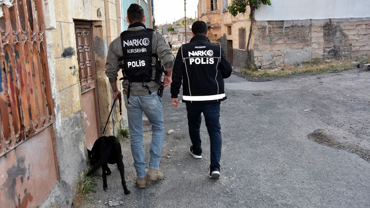 Nevşehir'de Helikopter Destekli Uyuşturucu Operasyonu: 61 Zanlı Yakalandı