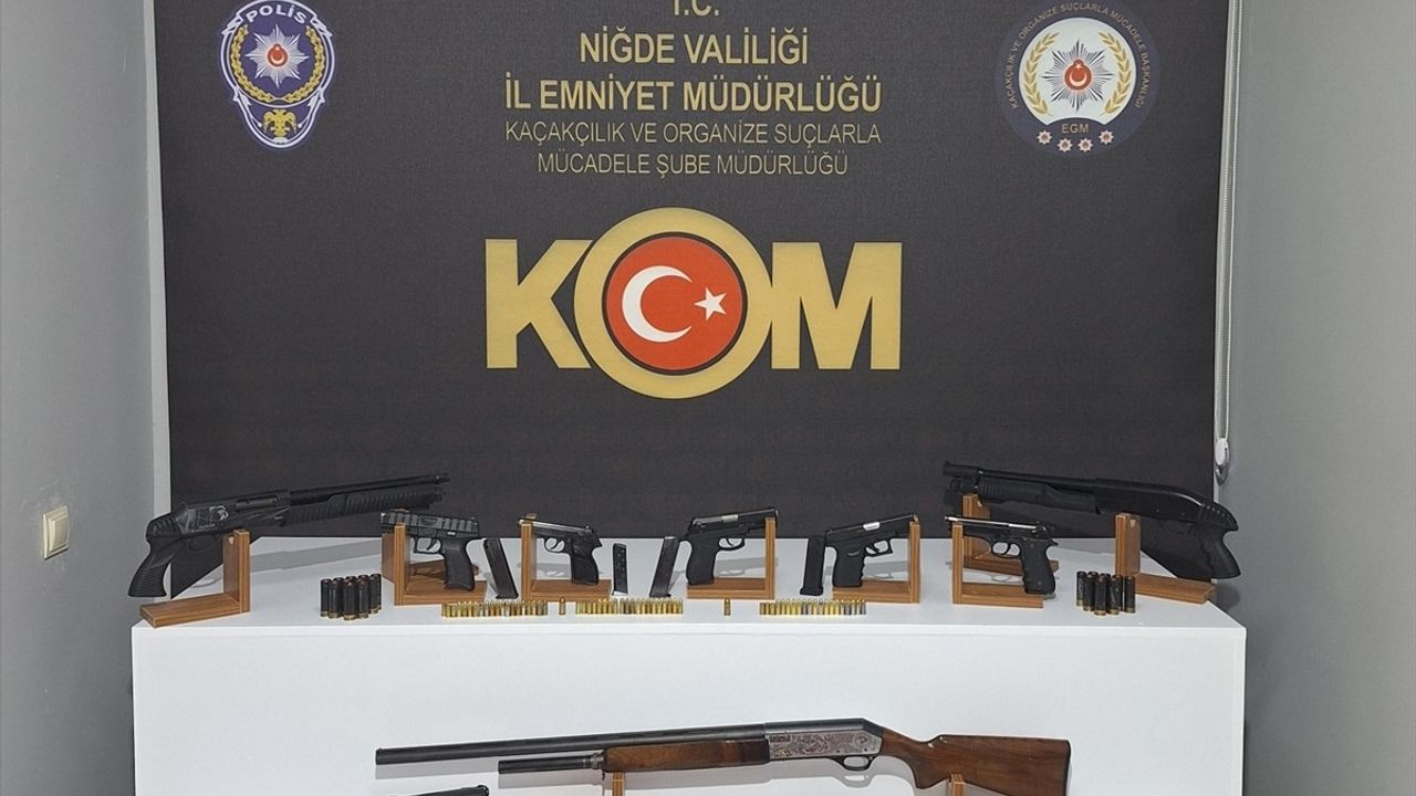 Niğde'de Ruhsatsız Silah Operasyonunda 16 Zanlı Yakalandı