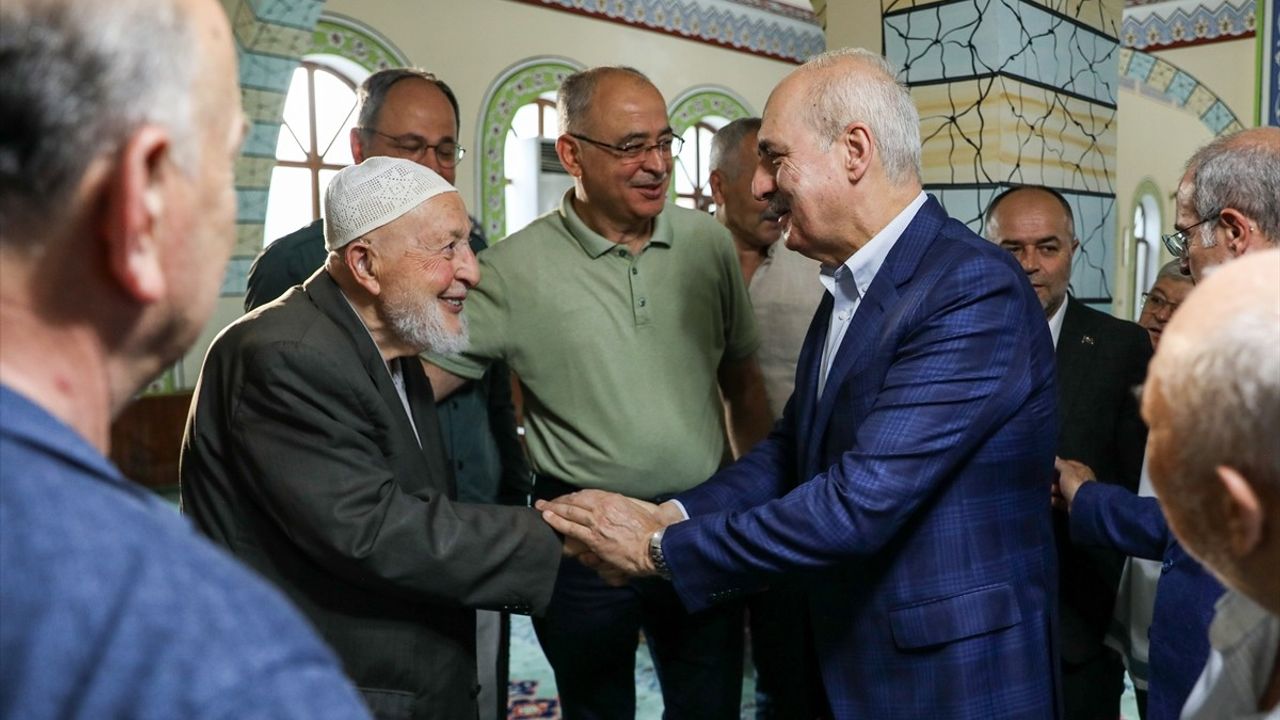 Numan Kurtulmuş Bayram Namazını Çanakkale'de Kıldı