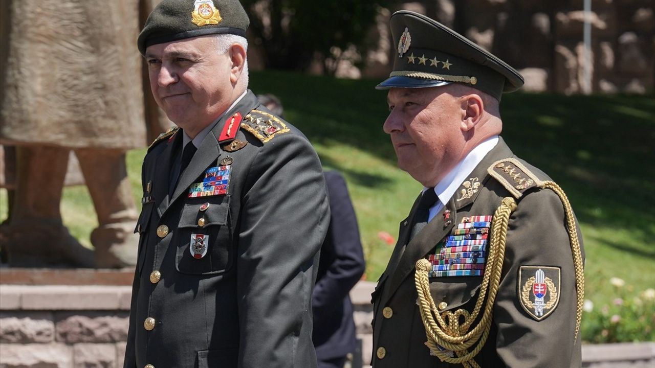 Orgeneral Gürak, Slovakya Genelkurmay Başkanı Zmeko ile Bir Araya Geldi