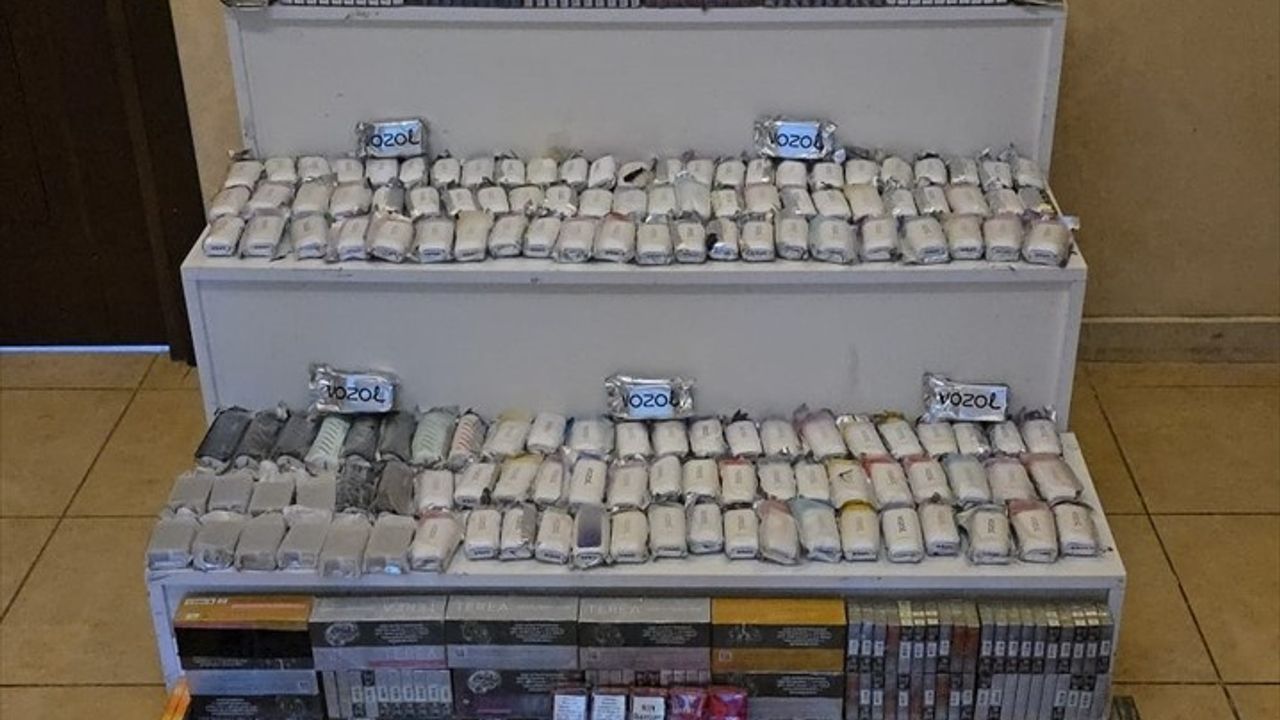 Osmaniye'de Gümrük Kaçağı Sigara Operasyonu: Sürücü Gözaltına Alındı