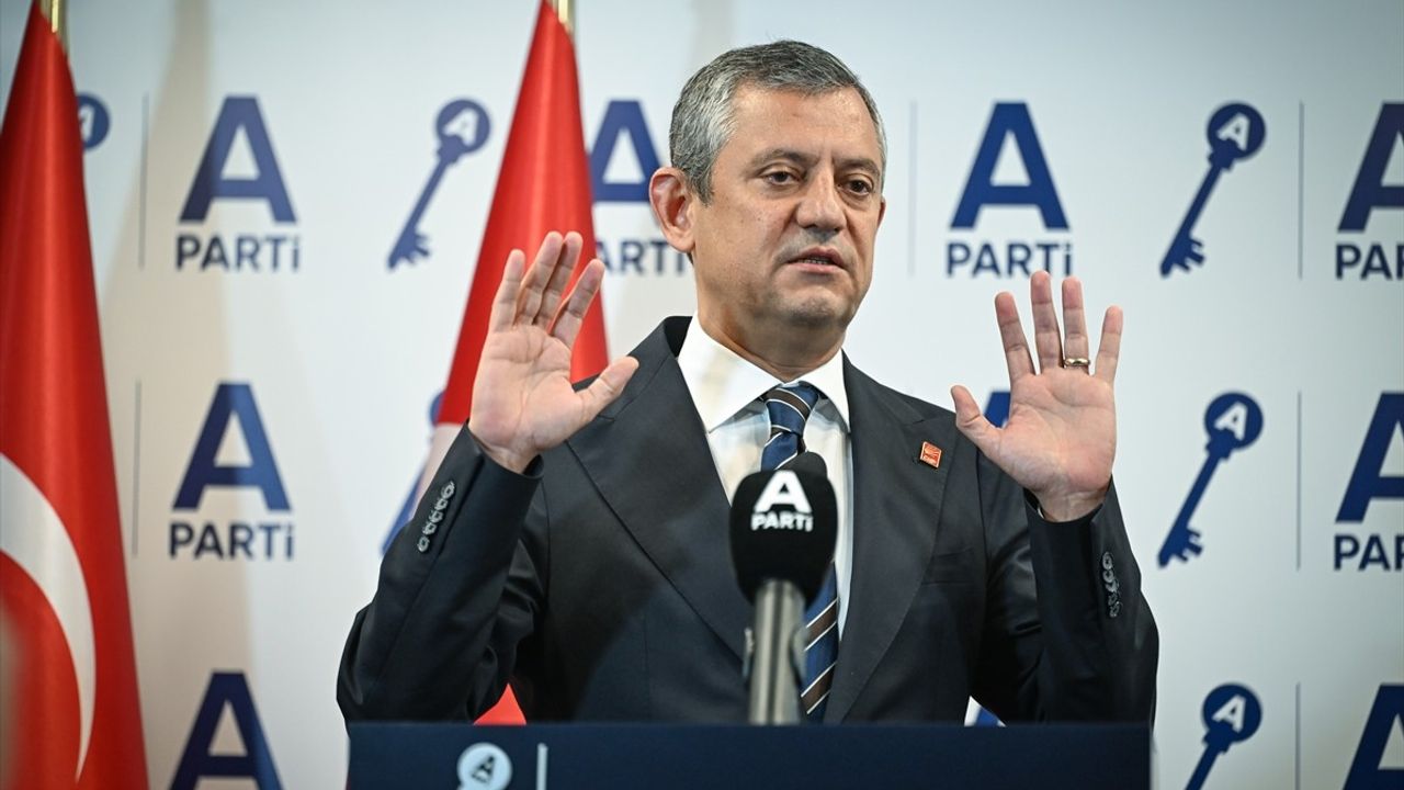 Özgür Özel, Ağıralioğlu'nu Ziyaret Etti: İki Liderin Görüşmesinde Önemli Mesajlar