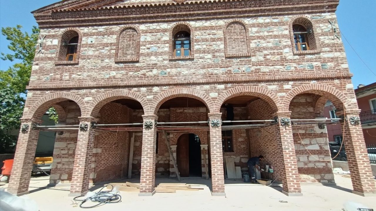 Özlüce Camisi Restorasyonu Tamamlandı, Yarın İbadete Açılıyor