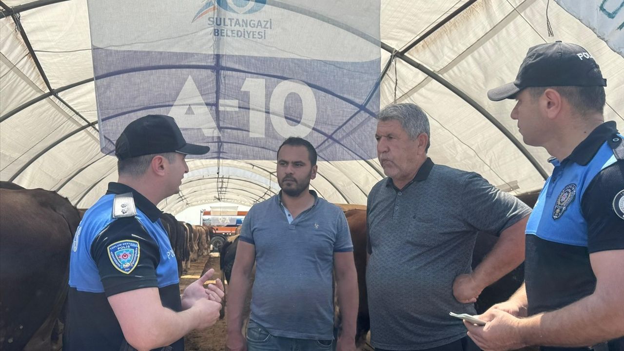 Polis, Kurban Pazarında Sahte Para ve Dolandırıcılık Konusunda Bilgilendirme Yaptı