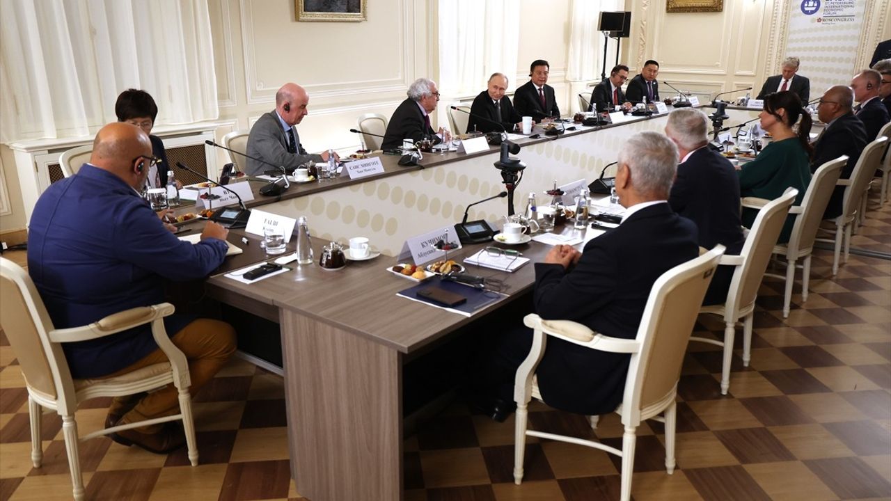 Putin'den İran ve İsrail Meselesine Çözüm Arayışı