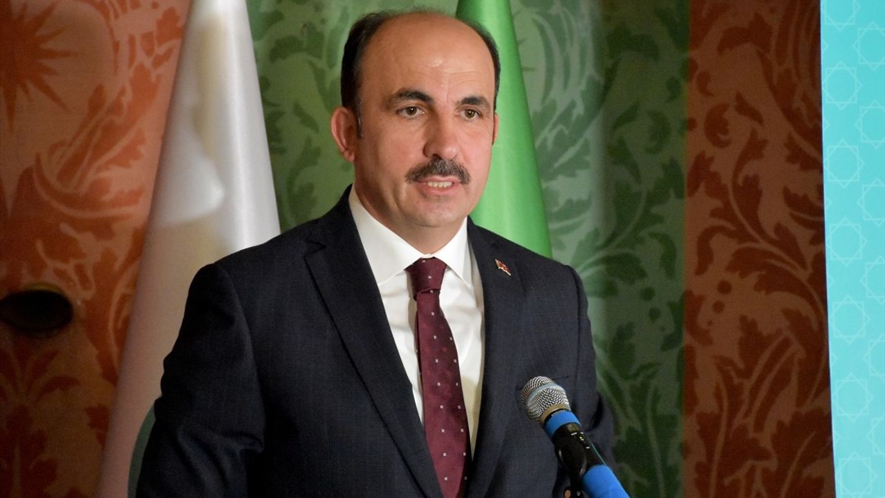 Roma'da Mistik Buluşma: 'Doğu ile Batının Buluştuğu Köprü' Sempozyumu