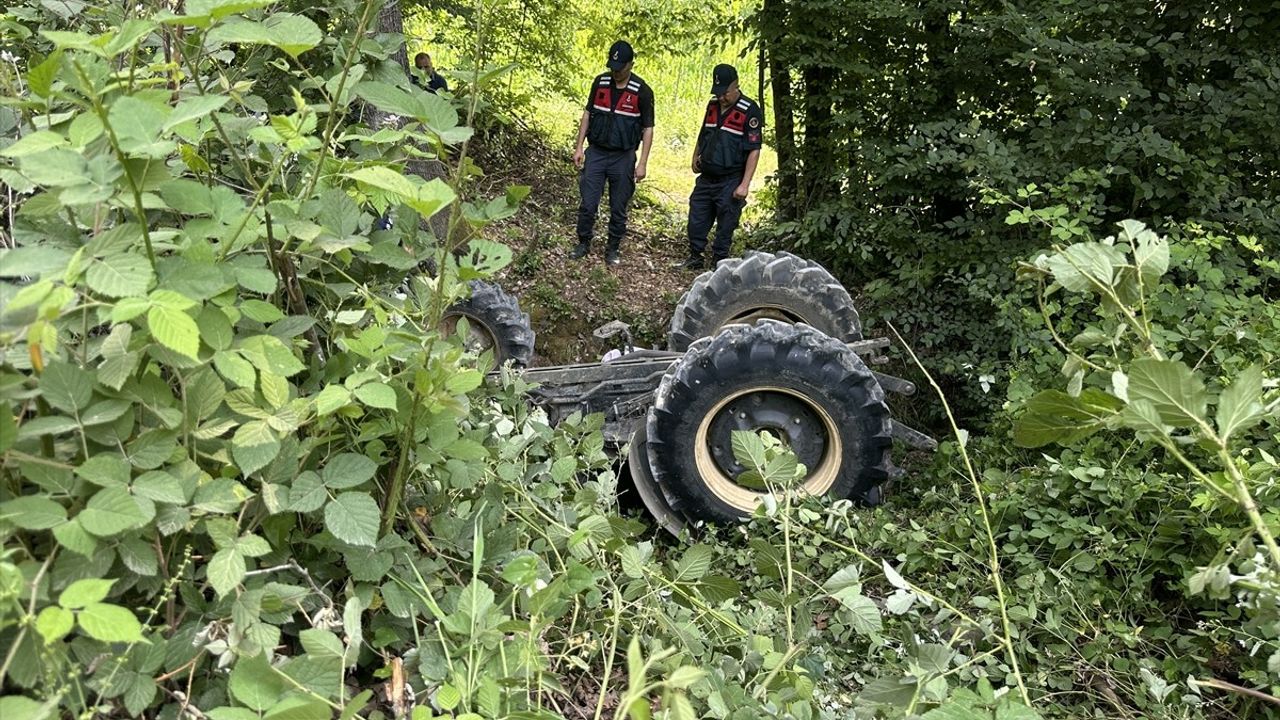 Sakarya'da Devriye Motosikletin Altında Kalan Kadın Hayatını Kaybetti