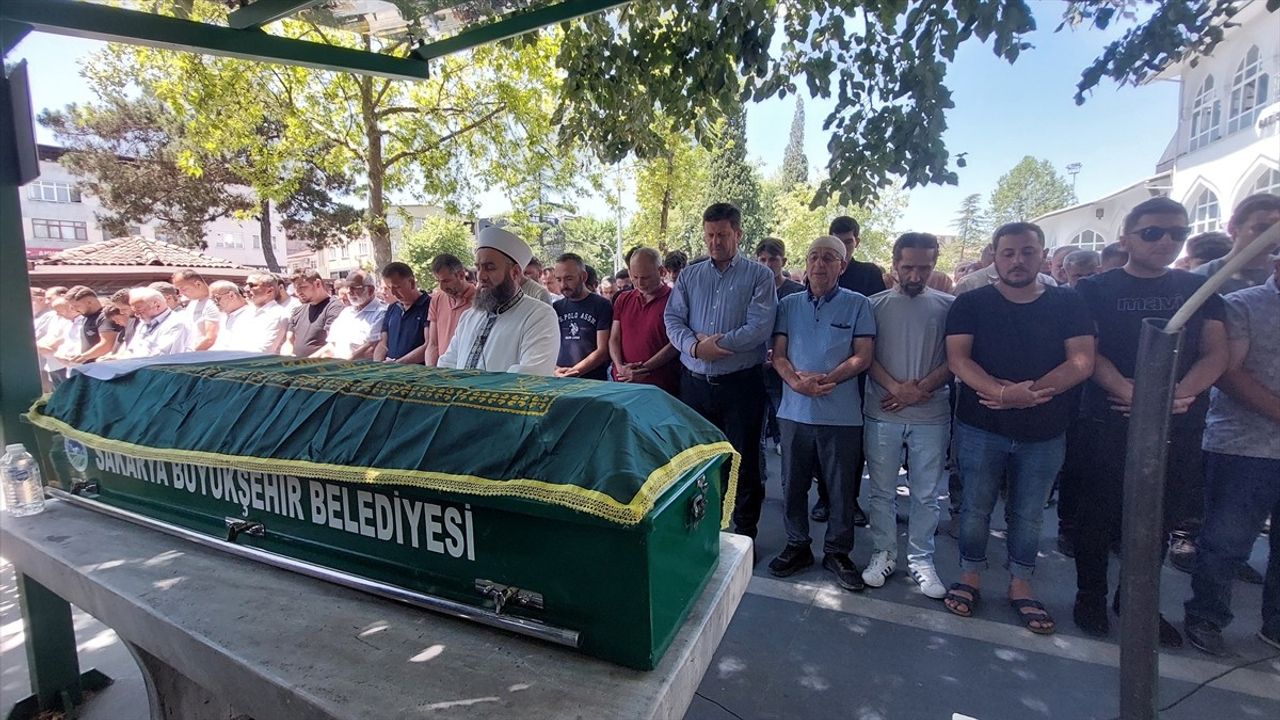 Sakarya'da Motosiklet Sürücüsü Trafik Kazasında Hayatını Kaybetti
