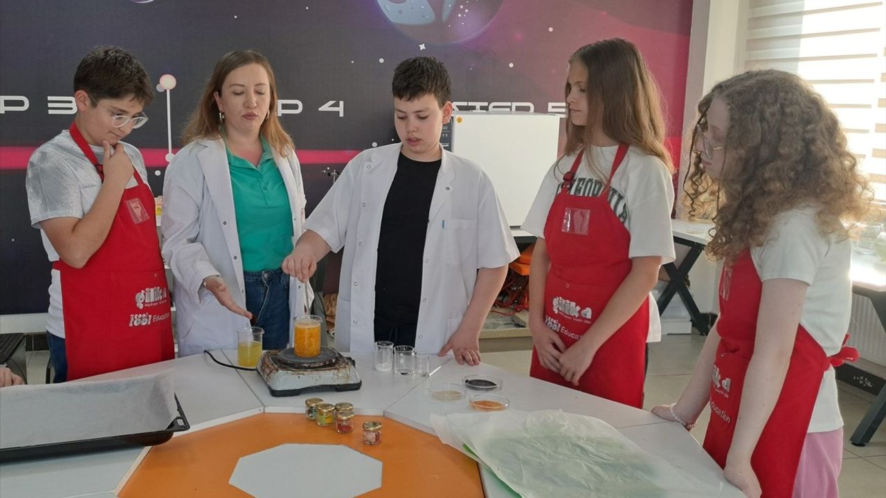 Sakarya'da Öğrenciler Bal Kabağından Biyoplastik Üretti