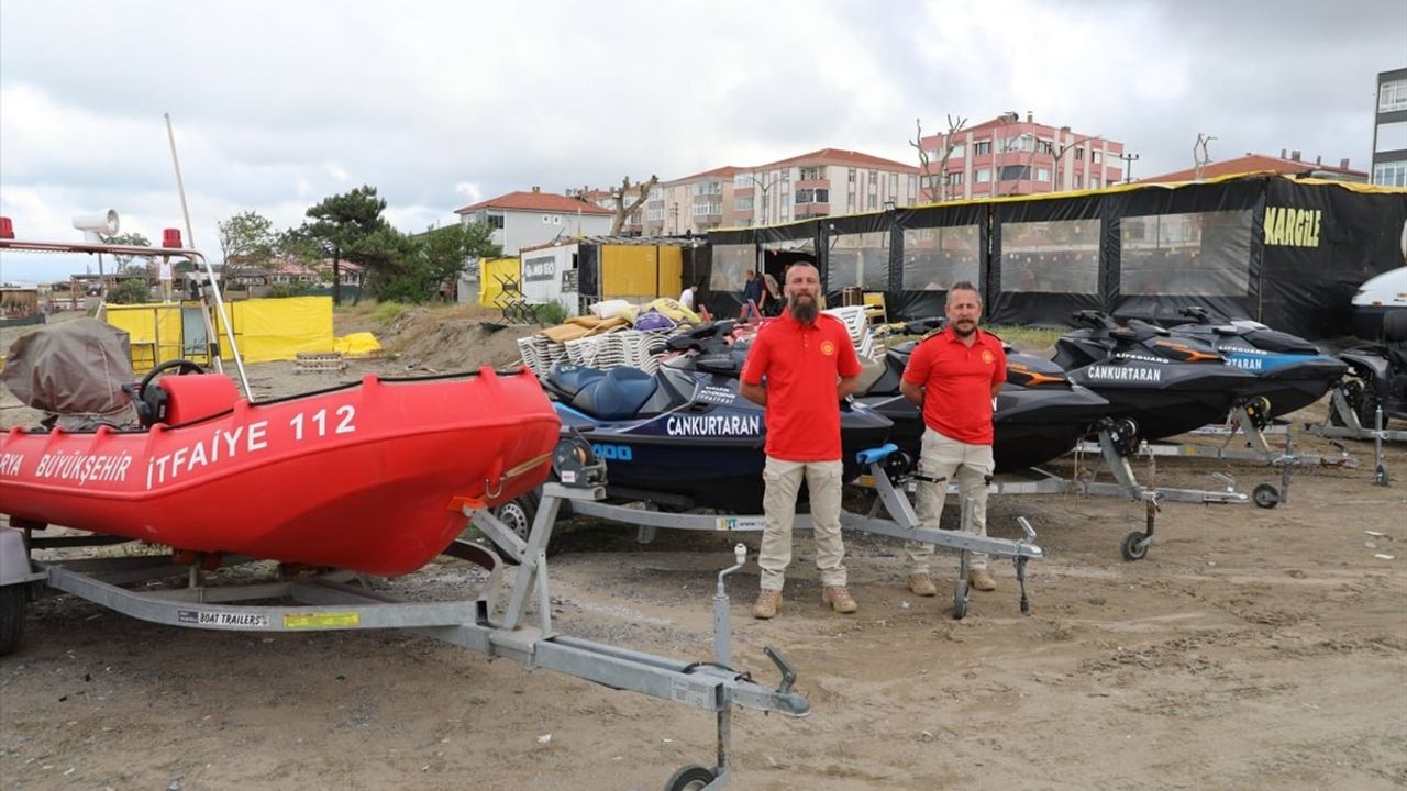 Sakarya Sahillerinde Cankurtaranlar Göreve Başladı