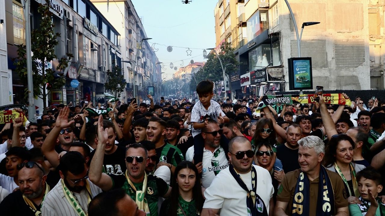 Sakaryaspor'un 60. Kuruluş Yıldönümü Coşkuyla Kutlandı