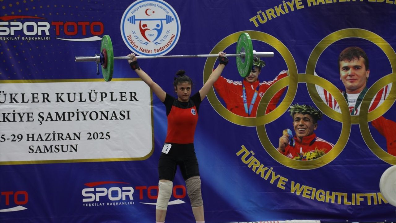 Samsun'da Büyükler Kulüpler Türkiye Halter Şampiyonası Başladı