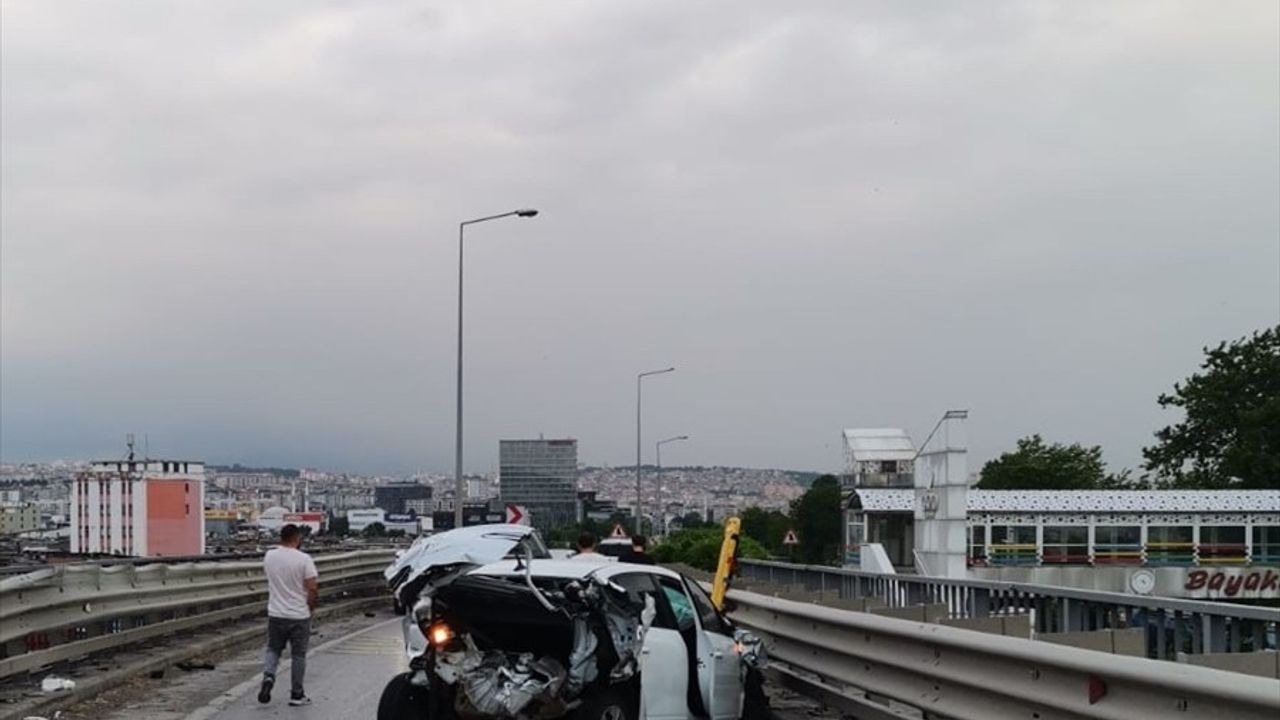 Samsun'da Otomobil Çarpışması: 5 Yaralı