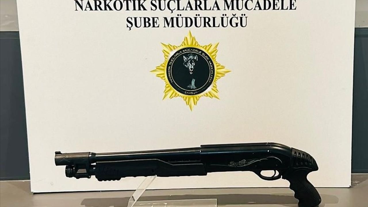Samsun'da Ruhsatsız Silah ve Uyuşturucu Operasyonunda 3 Gözaltı
