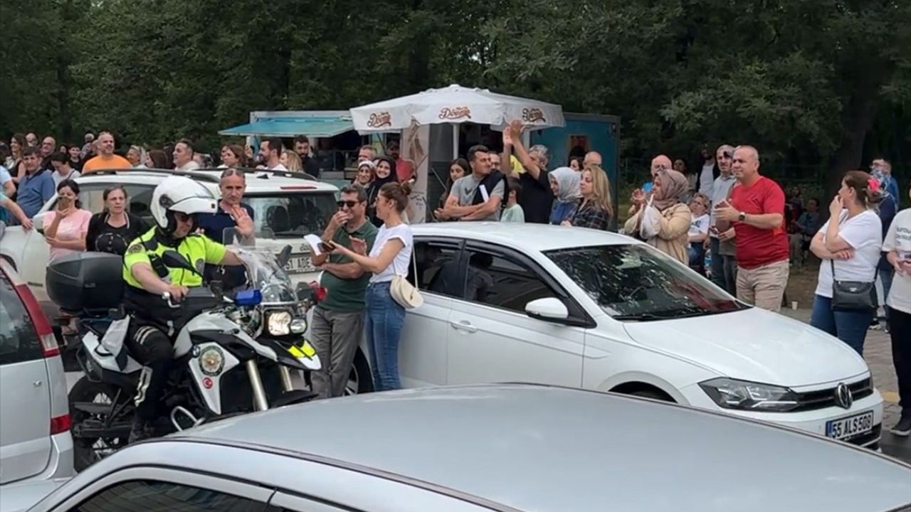 Samsun'da Trafik Polisleri YKS Adaylarına Destek Oldu