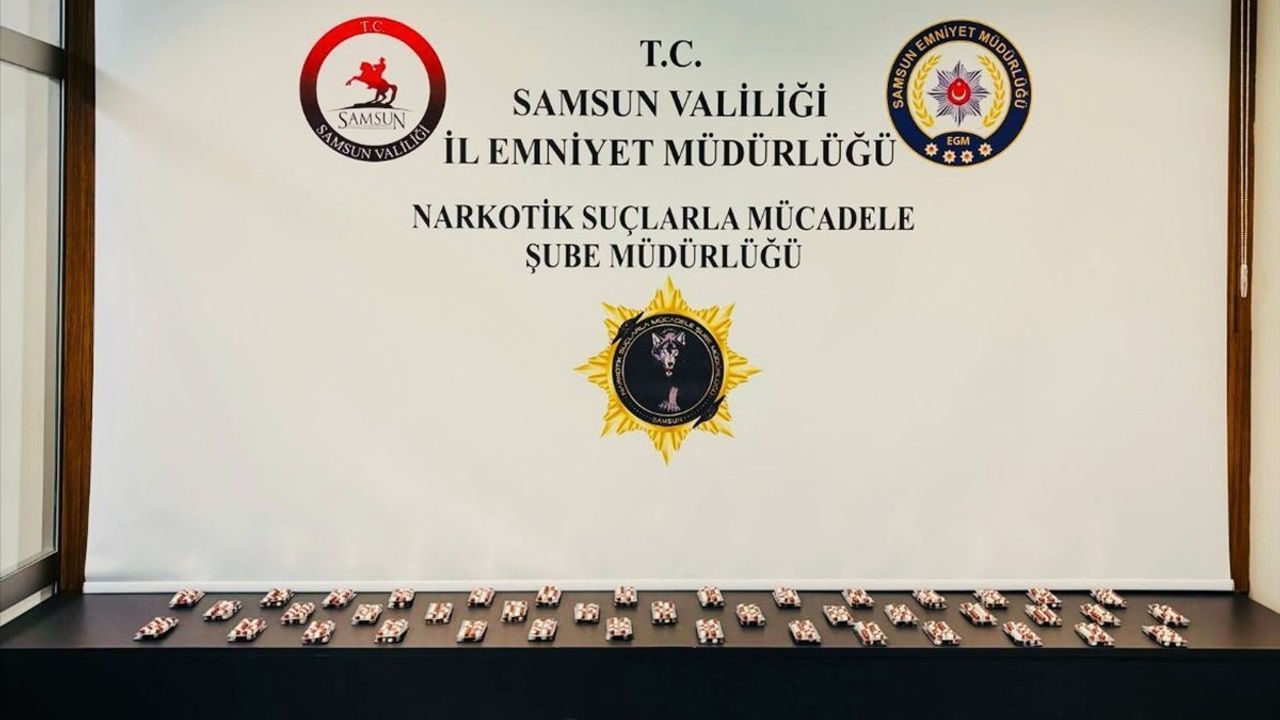 Samsun'da Uyuşturucu Operasyonu: 2 Bin 300 Sentetik Ecza Ele Geçirildi