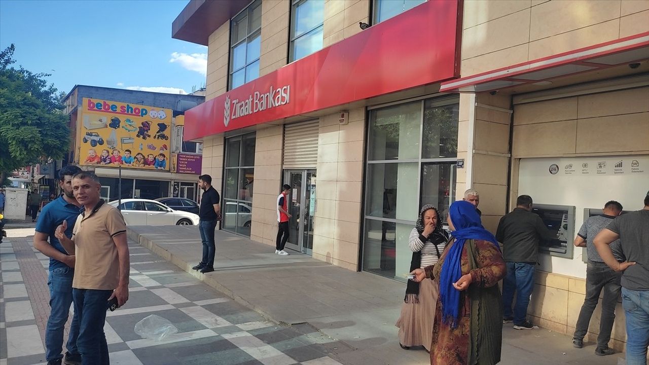 Şanlıurfa'da Bıçakla Banka Soymaya Çalışan Zanlı Tutuklandı