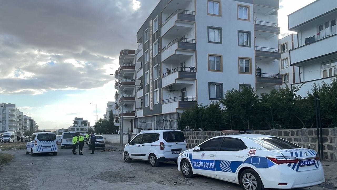 Şanlıurfa'da Kavga Ayırmaya Çalışan Polis Memuru Yaralandı