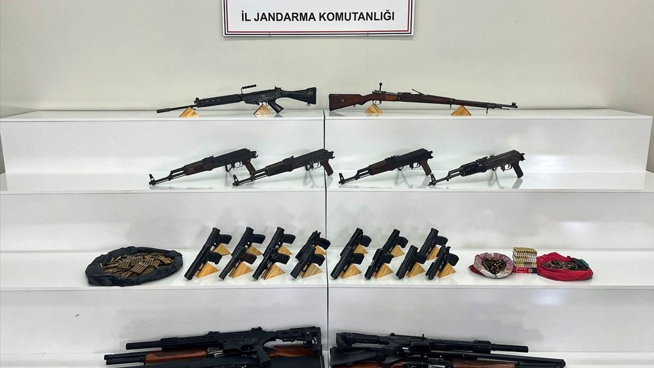 Şanlıurfa'da Silah Operasyonu: 6 Uzun Namlulu Silah ve 15 Tabanca Ele Geçirildi