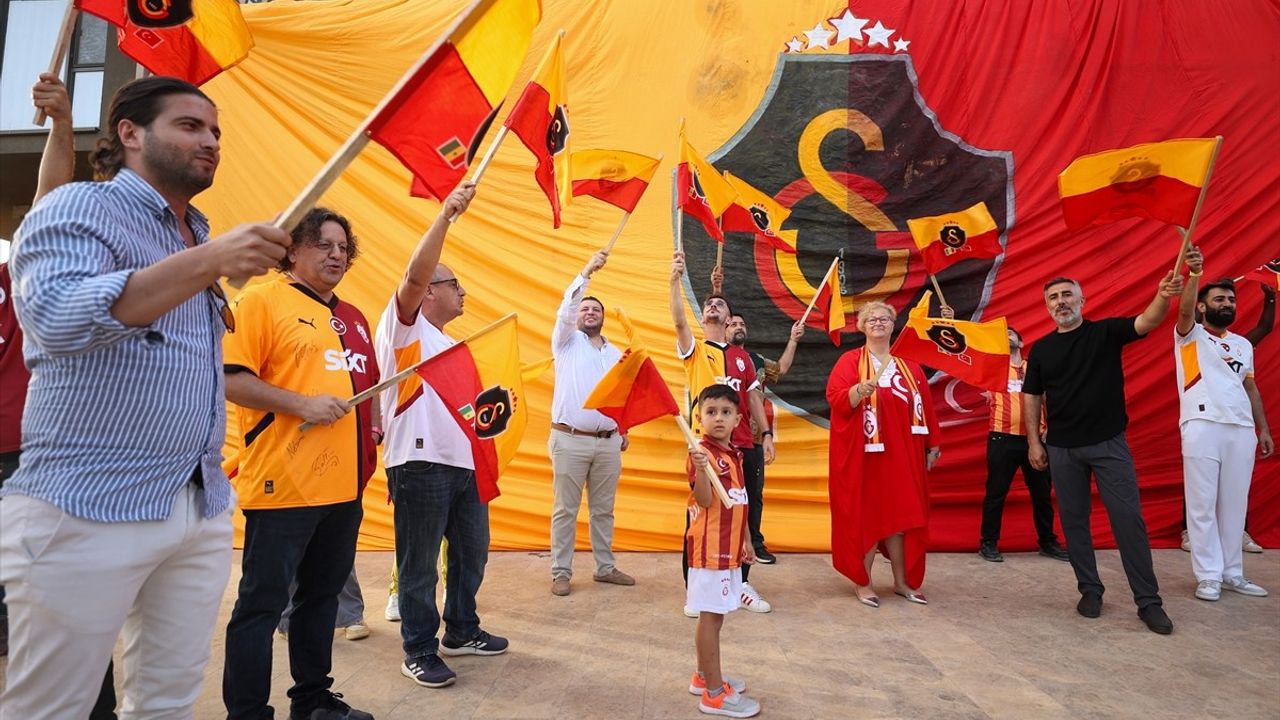 Senegal'de Galatasaray'ın 25. Şampiyonluğu Coşkula Kutlandı