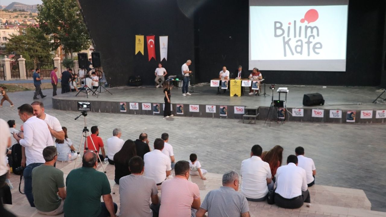 Siirt'te 'Bilim Kafe' Etkinliği: Enerji Teması Ele Alındı