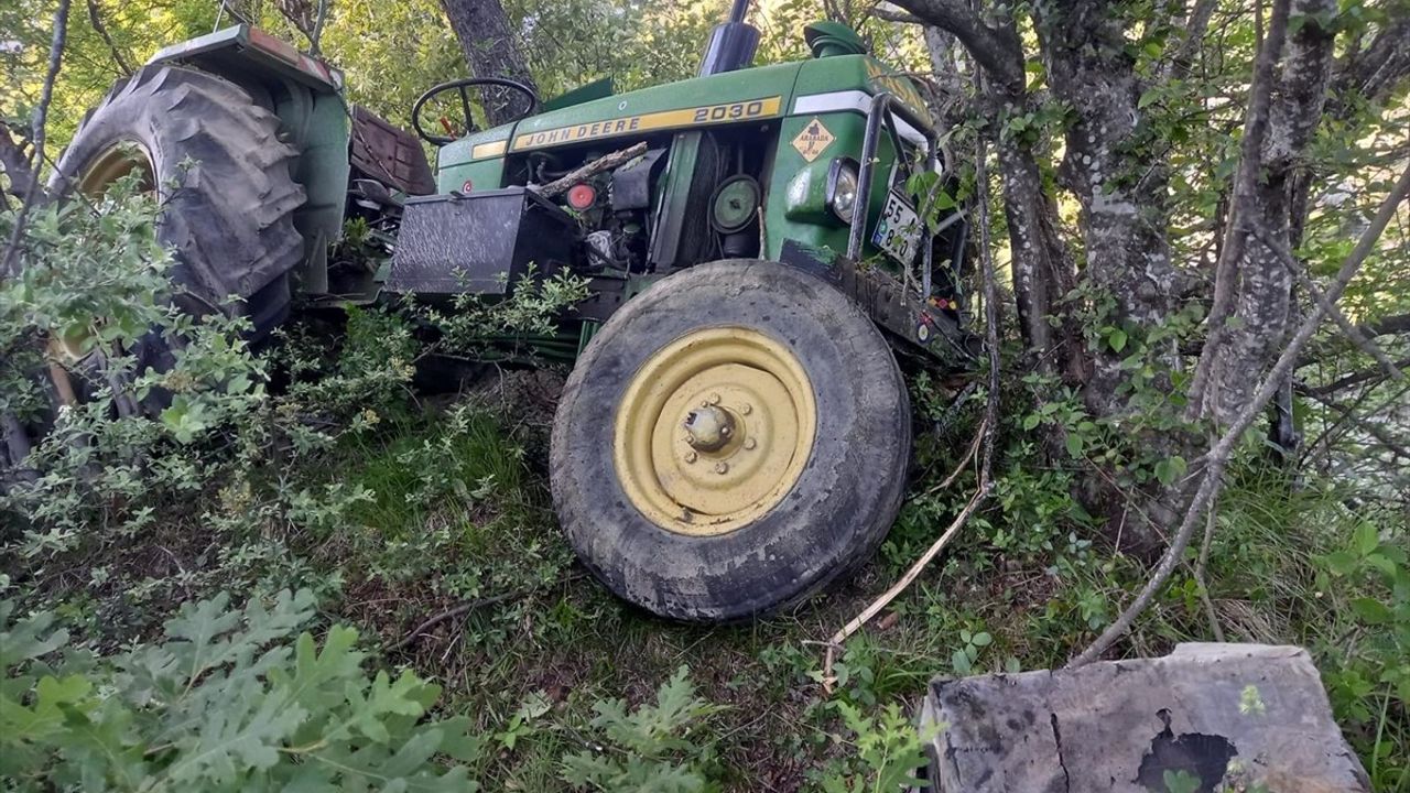 Sinop'ta Traktör Uçuruma Devrildi: Sürücü Ağır Yaralı