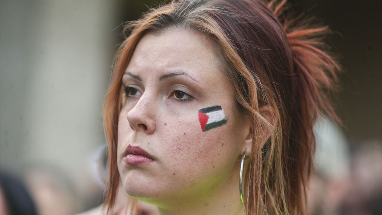 Sırbistan'da İsrail'e Silah Yardımı Protestosu