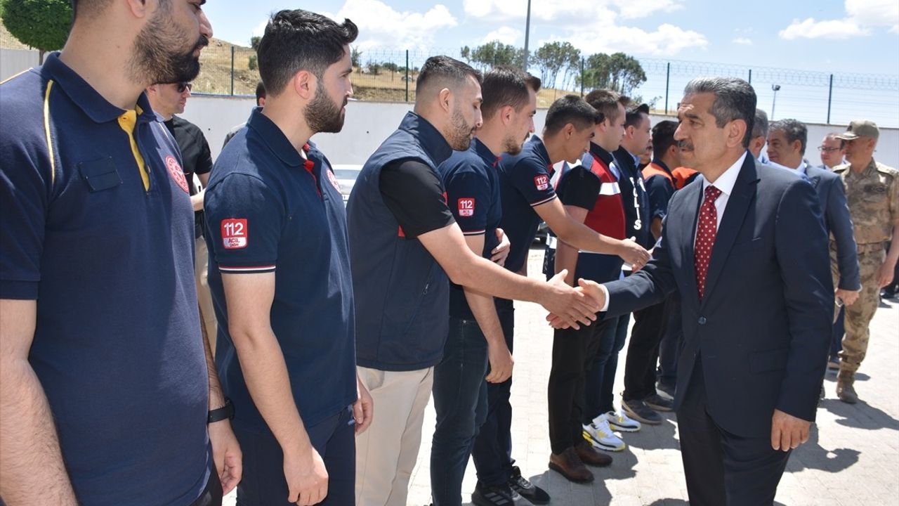 Şırnak Valisi Birol Ekici, Kurban Bayramında Güvenlik Güçlerini Ziyaret Etti