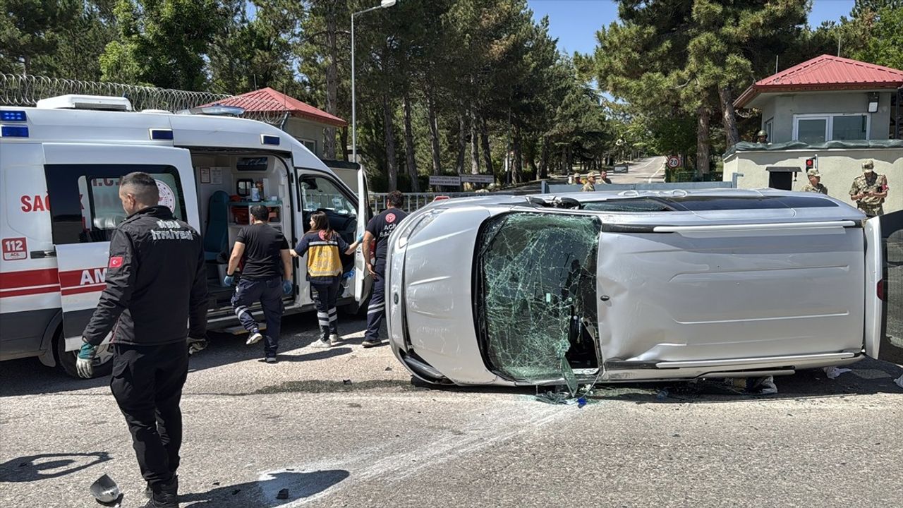 Sivas'ta Trafik Kazası: 4 Yaralı
