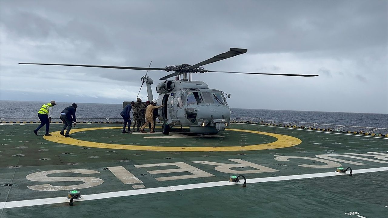 Somali Cumhurbaşkanı Mahmud, Oruç Reis Araştırma Gemisini İnceledi