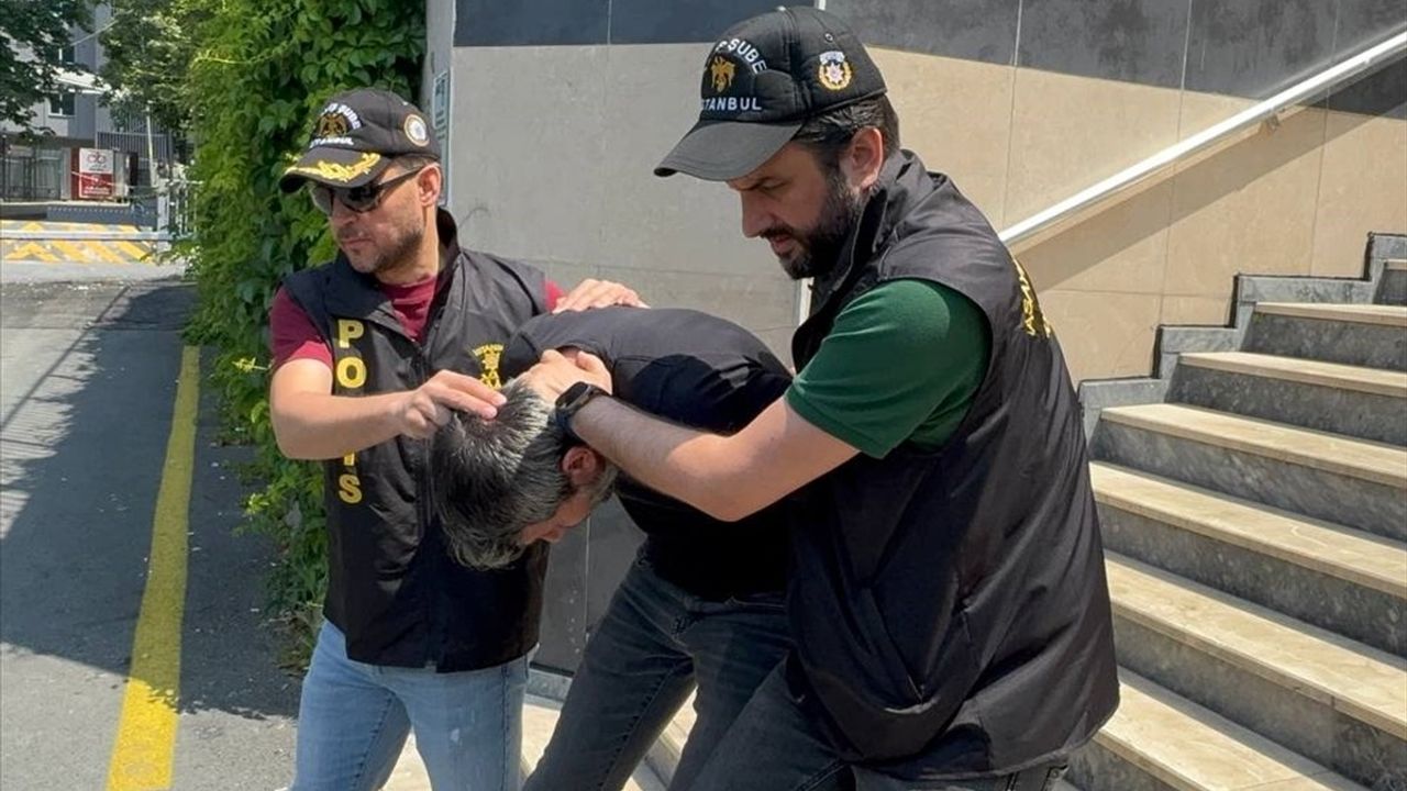 Sultangazi'de Kıraathanede Silahlı Cinayet: İki Zanlı Yakalandı