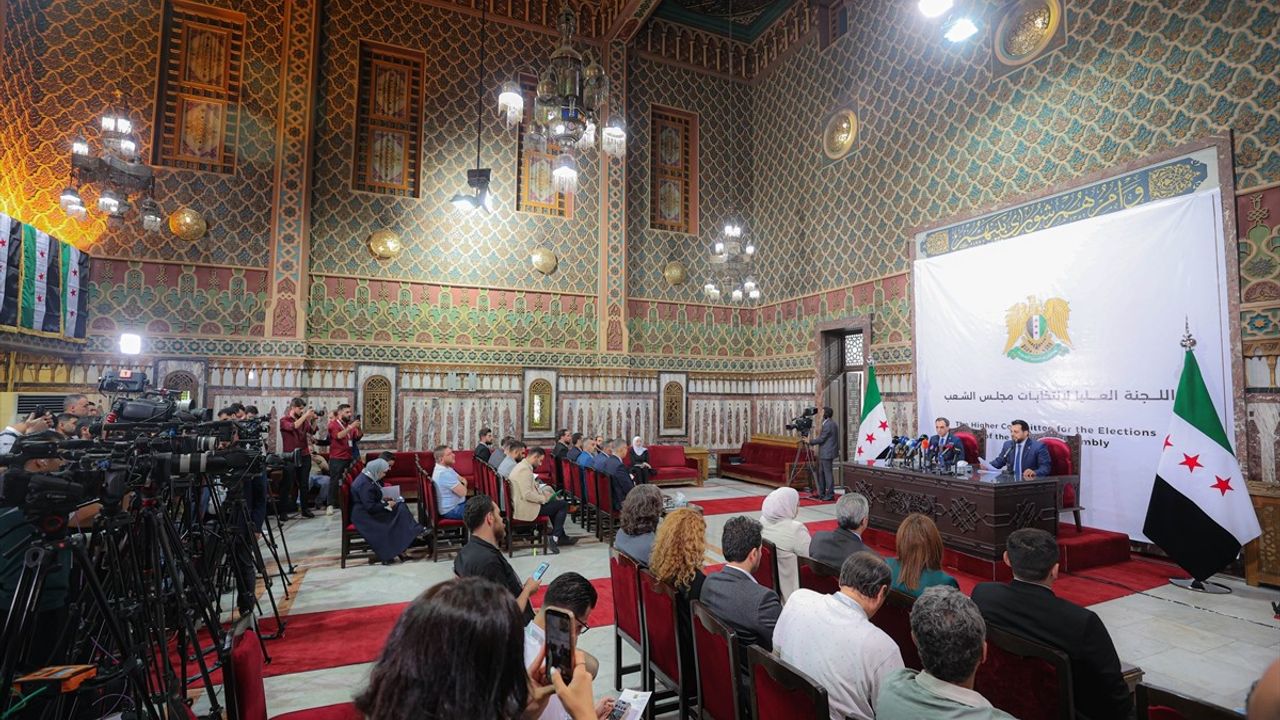 Suriye'de Baas Rejimi Sonrası İlk Parlamento 90 Gün İçinde Kurulacak