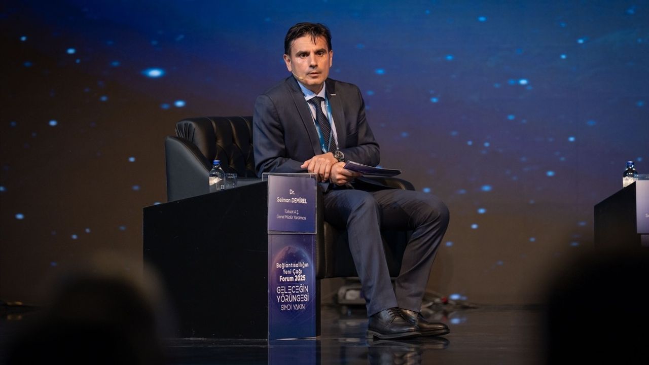 Takım Uyduların Geleceği ve Stratejik Gelişmeler 'Bağlantısallığın Yeni Çağı Forumu'nda Tartışıldı