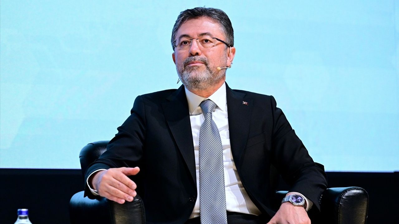Tarım ve Orman Bakanı Yumaklı, Sürdürülebilir Tarım Zirvesi'nde Fiyat Farklarına Dikkat Çekti