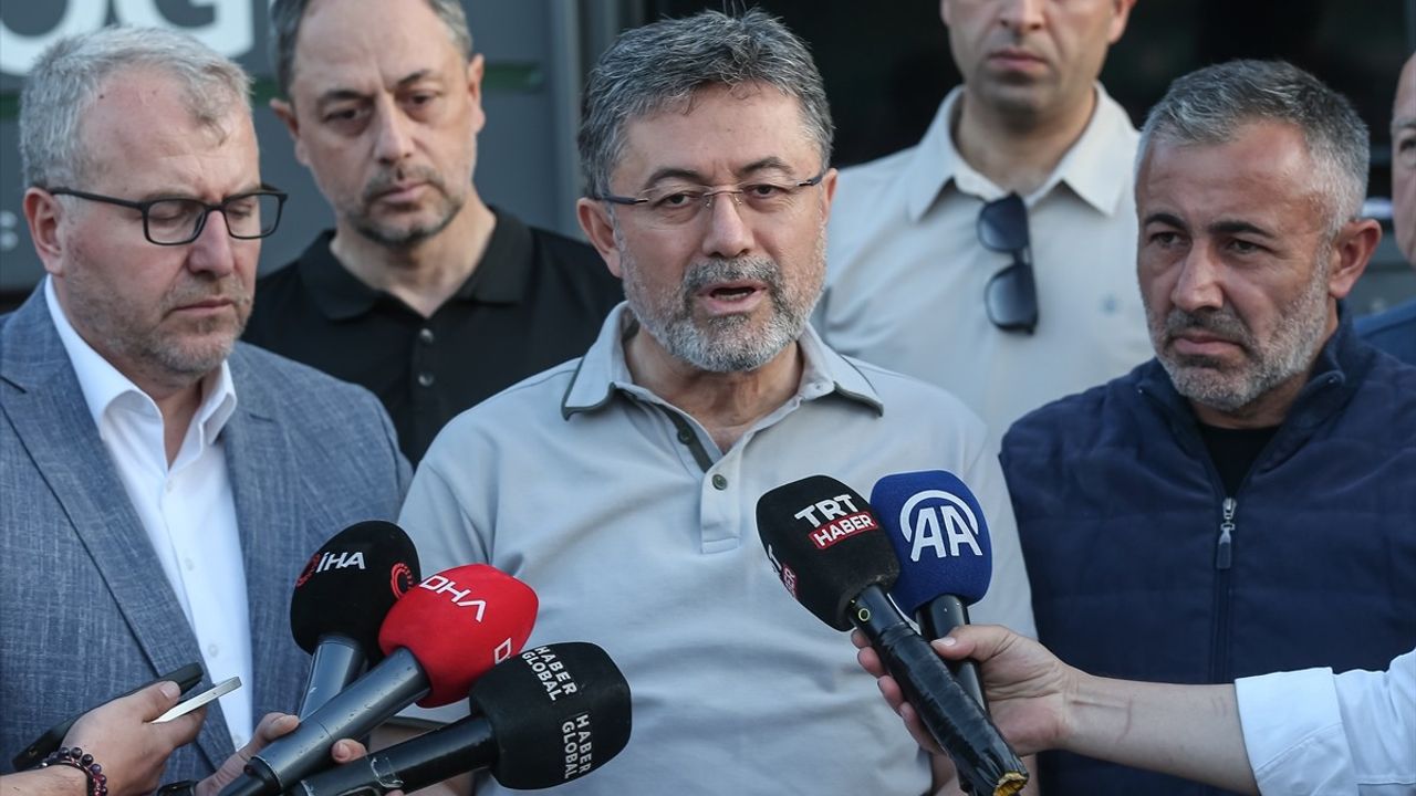 Tarım ve Orman Bakanı Yumaklı: Yangınlarla Mücadelede Karadan Devam Ediyoruz