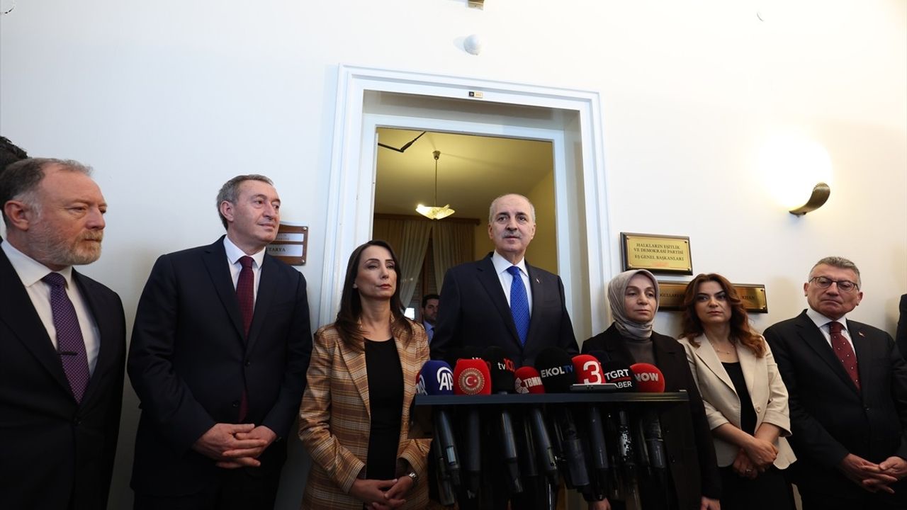 TBMM Başkanı Kurtulmuş, DEM Parti'yi Ziyaret Etti: Yeni Dönem İçin İşbirliği Vurgusu