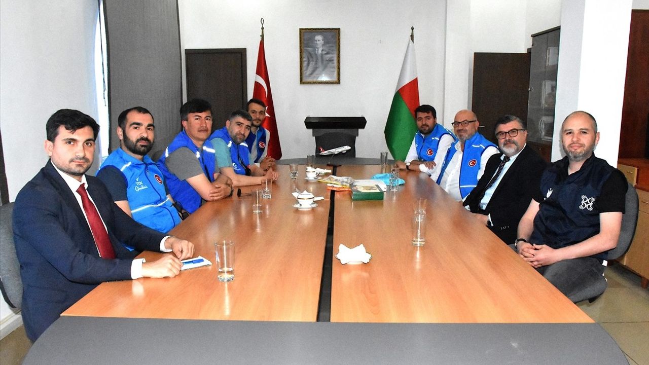 TDV Heyetinden Madagaskar'da Büyükelçi Çubukçu'ya Ziyaret