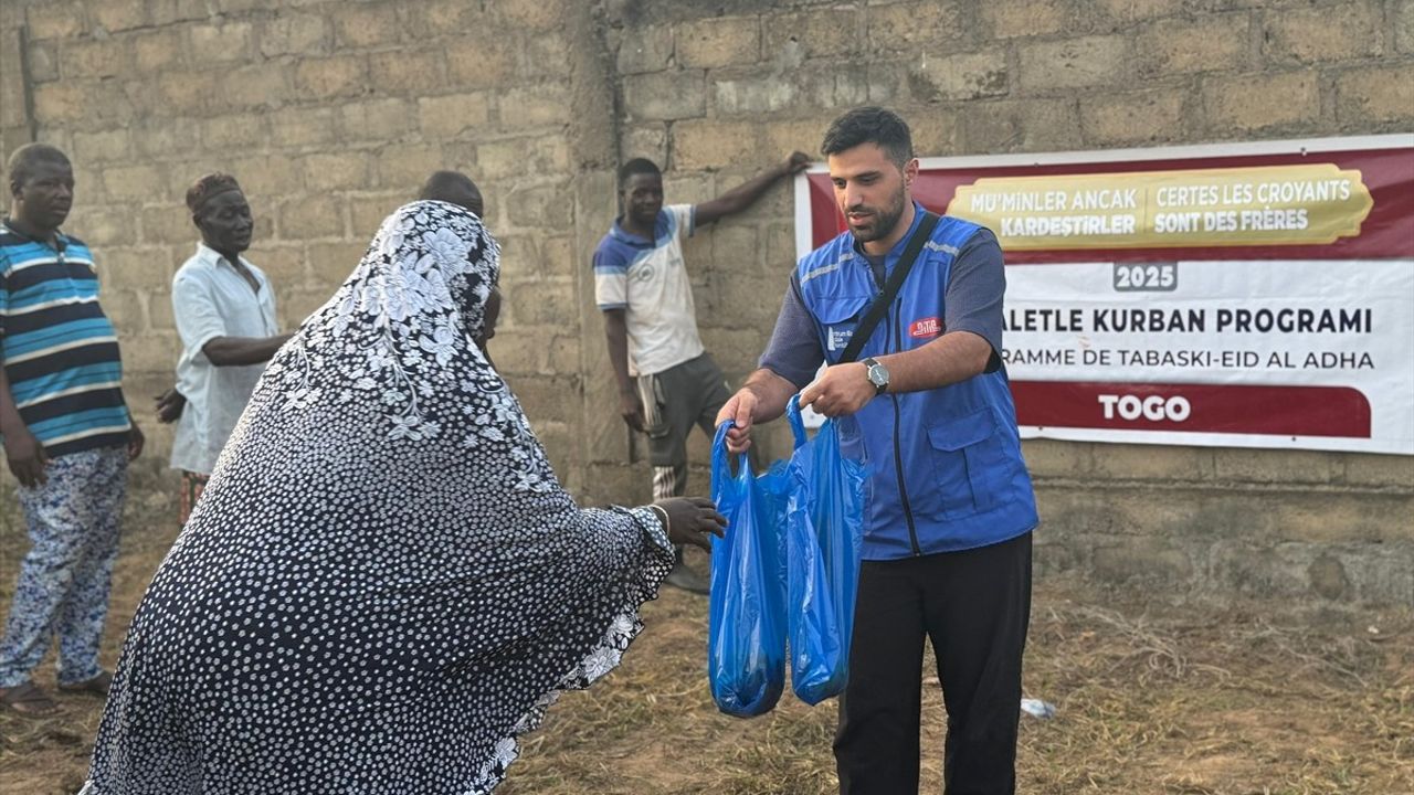 TDV, Togo'da Kurbanlık Kesimi ve Et Dağıtımını Sürdürüyor