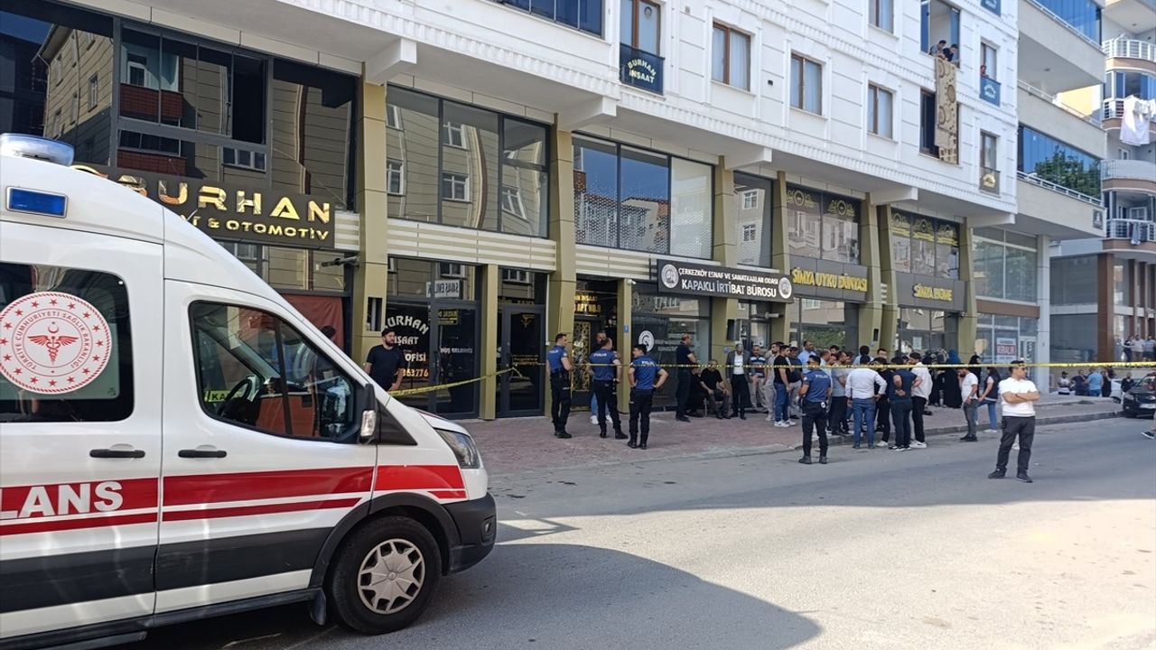 Tekirdağ'da Silahlı Saldırı: Müteahhit Burhan Yalçın Hayatını Kaybetti