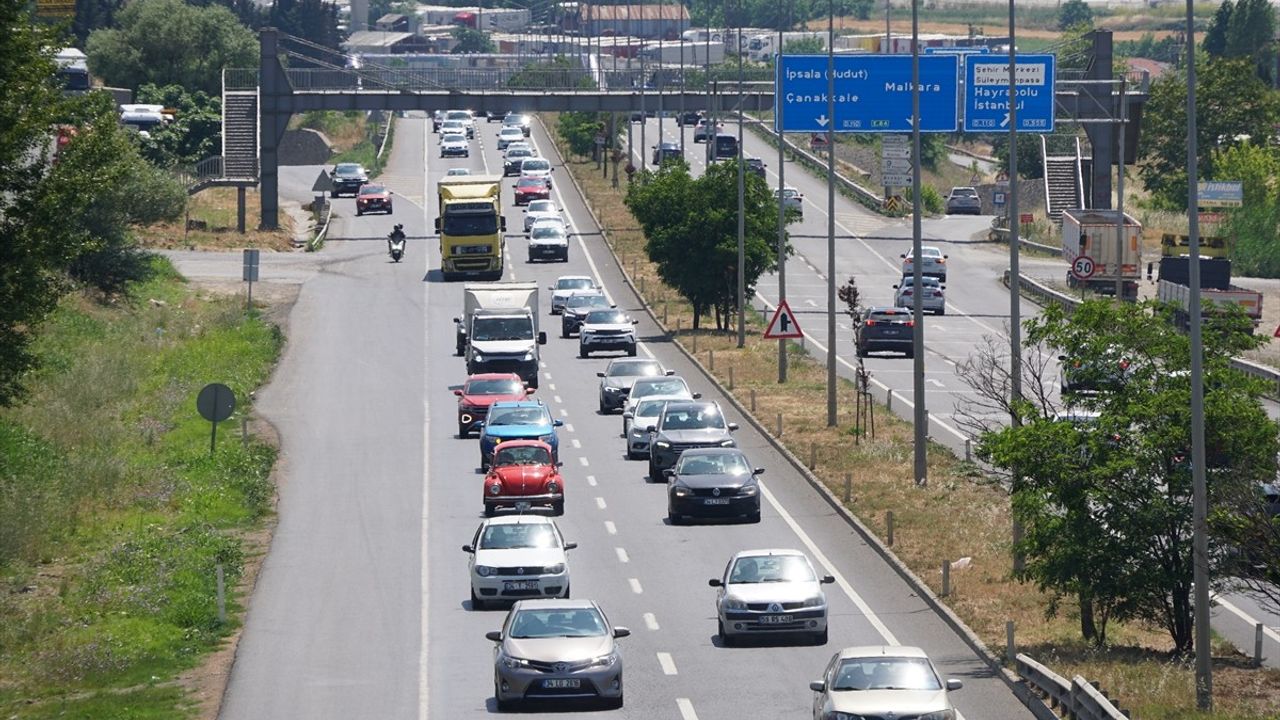 Tekirdağ-İstanbul Yolunda Dönüş Yoğunluğu Başladı