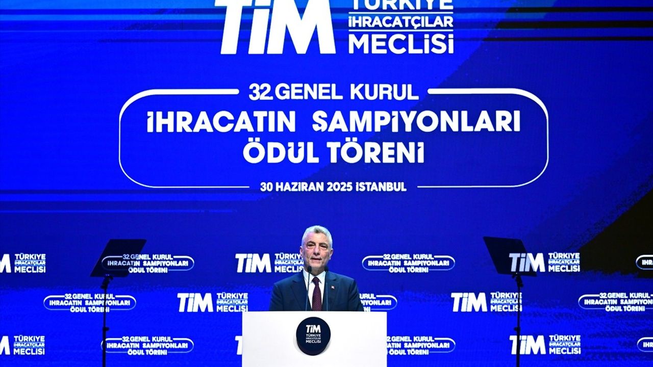 Ticaret Bakanı Bolat, İhracatta Rekor ve Türkiye'nin Stratejik Yükselişi Üzerine Konuştu