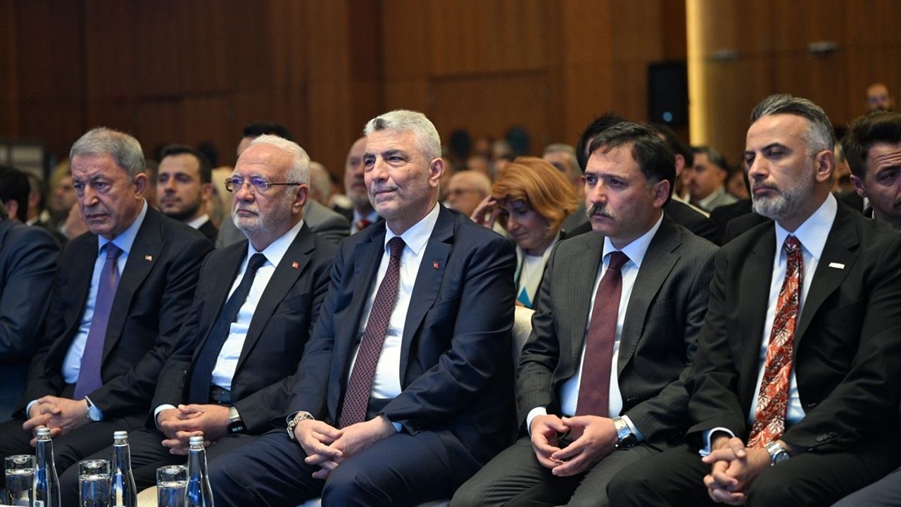 Ticaret Bakanı Bolat: "Türkiye Ekonomisi İlk Çeyrekte Yüzde 2 Büyüdü"