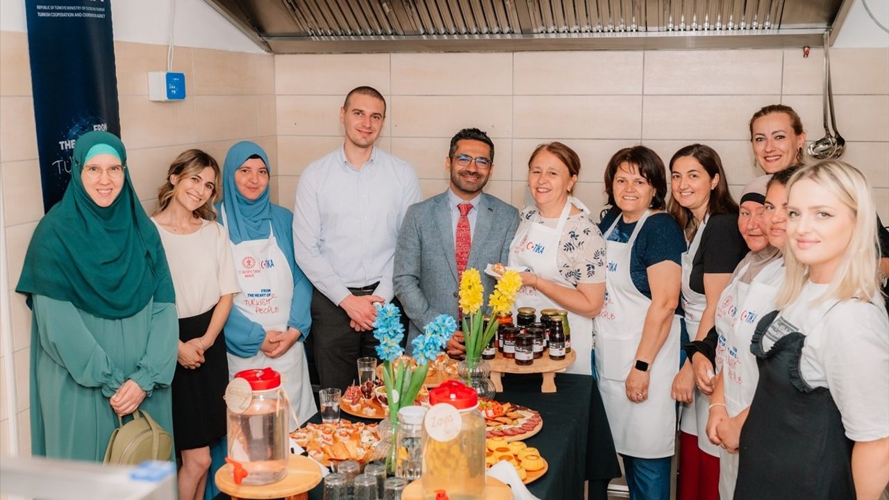 TİKA, Bosna Hersek'te Sel Felaketinden Etkilenmiş Kadınlara Destek Sağlıyor