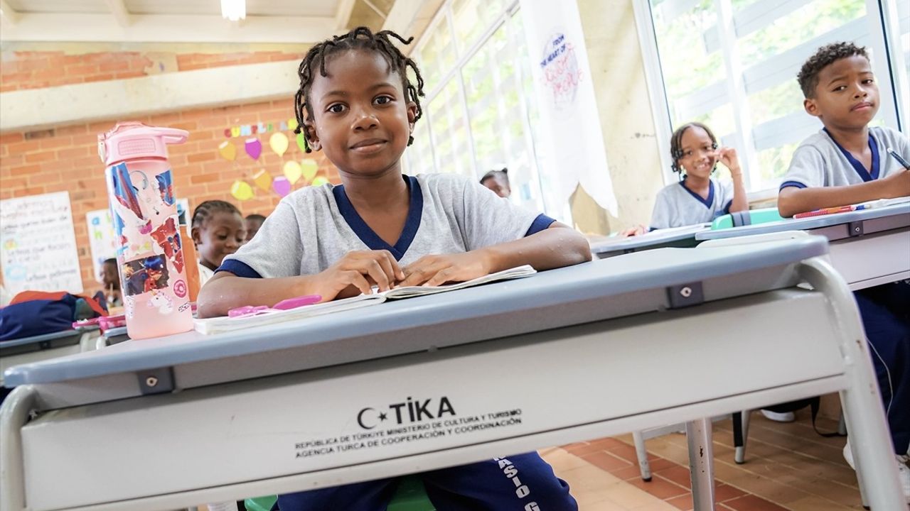 TİKA'nın Desteğiyle Kolombiya'da 550 Öğrenciye Modern Eğitim İmkanları Sağlandı